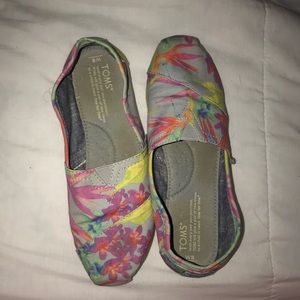 Women’s TOMS